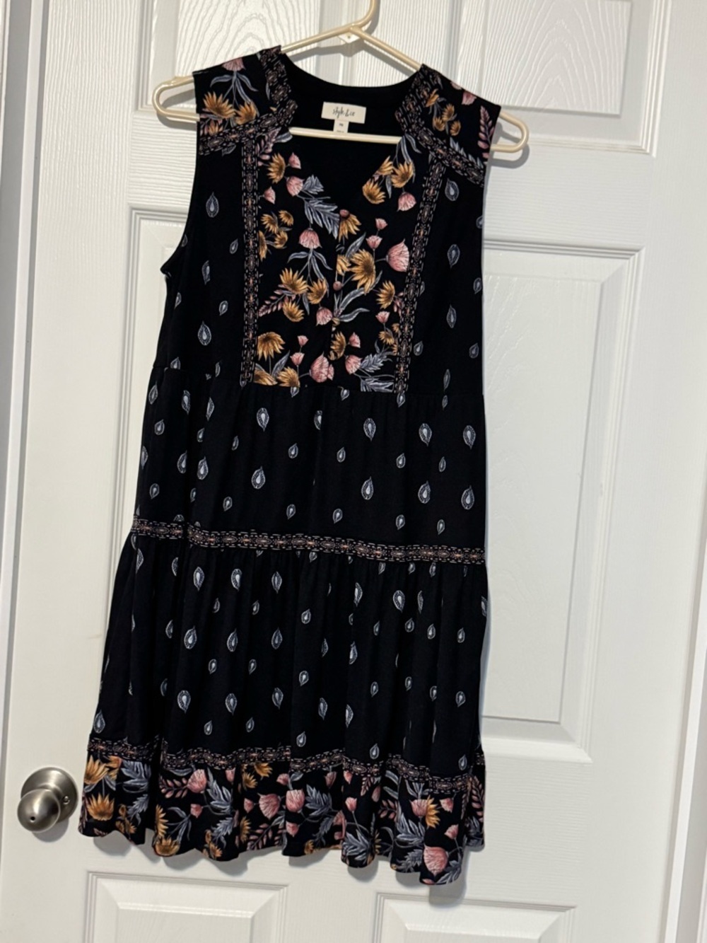 Women's 'STYLE & CO Sleeveless V-Neck Nylon Lined Tiered Black Floral Dress PM